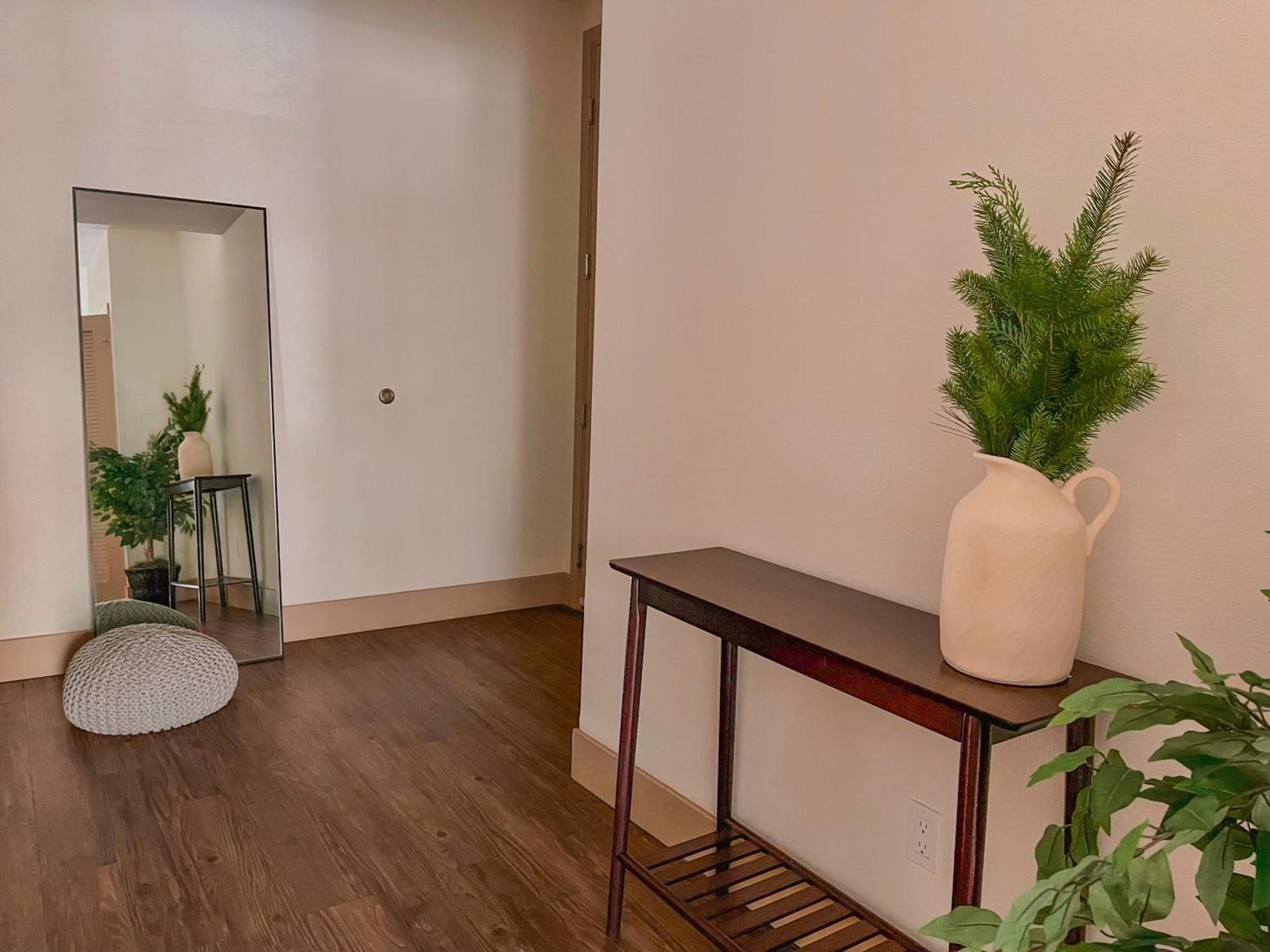 2bdr&parking 5-10min To Santa Monica Pier