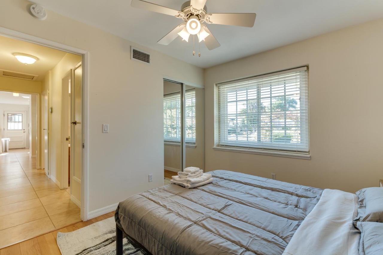 4 Bedroom West Hills Charmer With Pool And Jacuzzi Holiday home Los Angeles