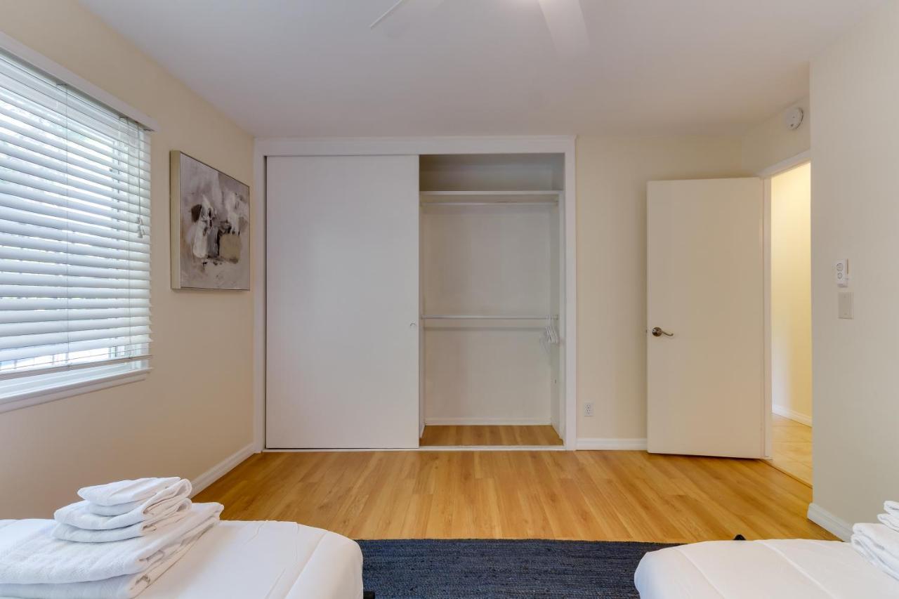 4 Bedroom West Hills Charmer With Pool And Jacuzzi Holiday home *