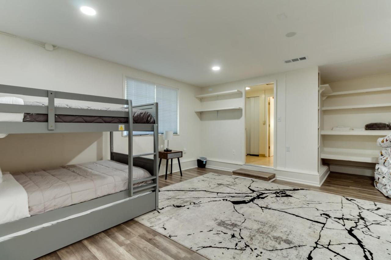 Holiday home 4 Bedroom West Hills Charmer With Pool And Jacuzzi Los Angeles