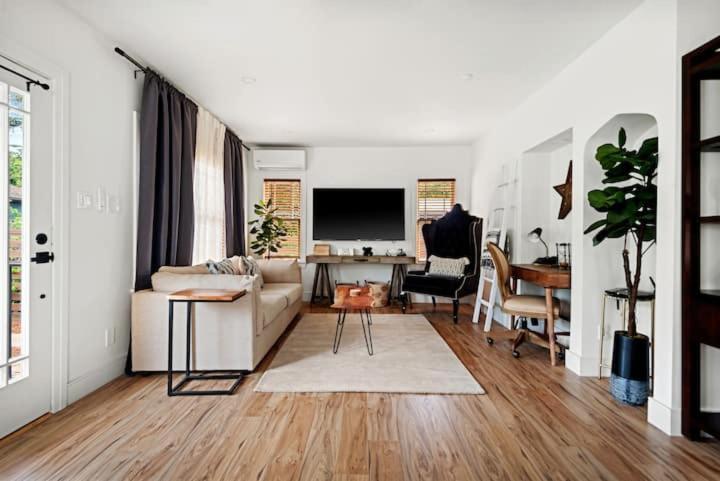 Apartment Culver 2 Bedroom Walking Distance To Downtown Unit B *