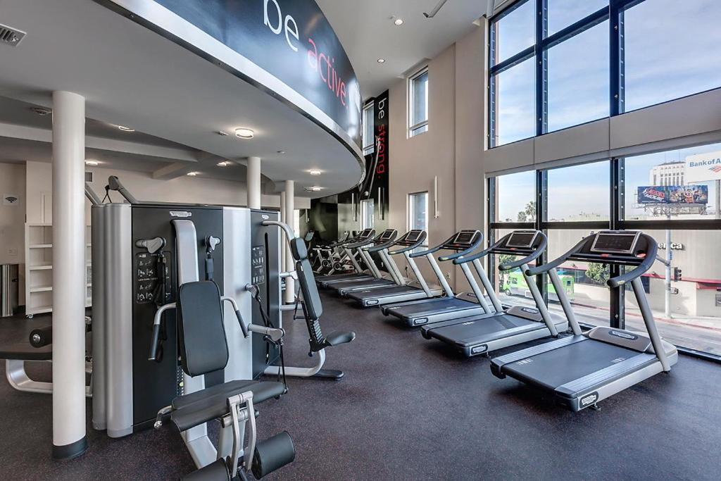 Luxury 2 Bedrooms 2 Bathrooms With Pool And Gym Aparthotel