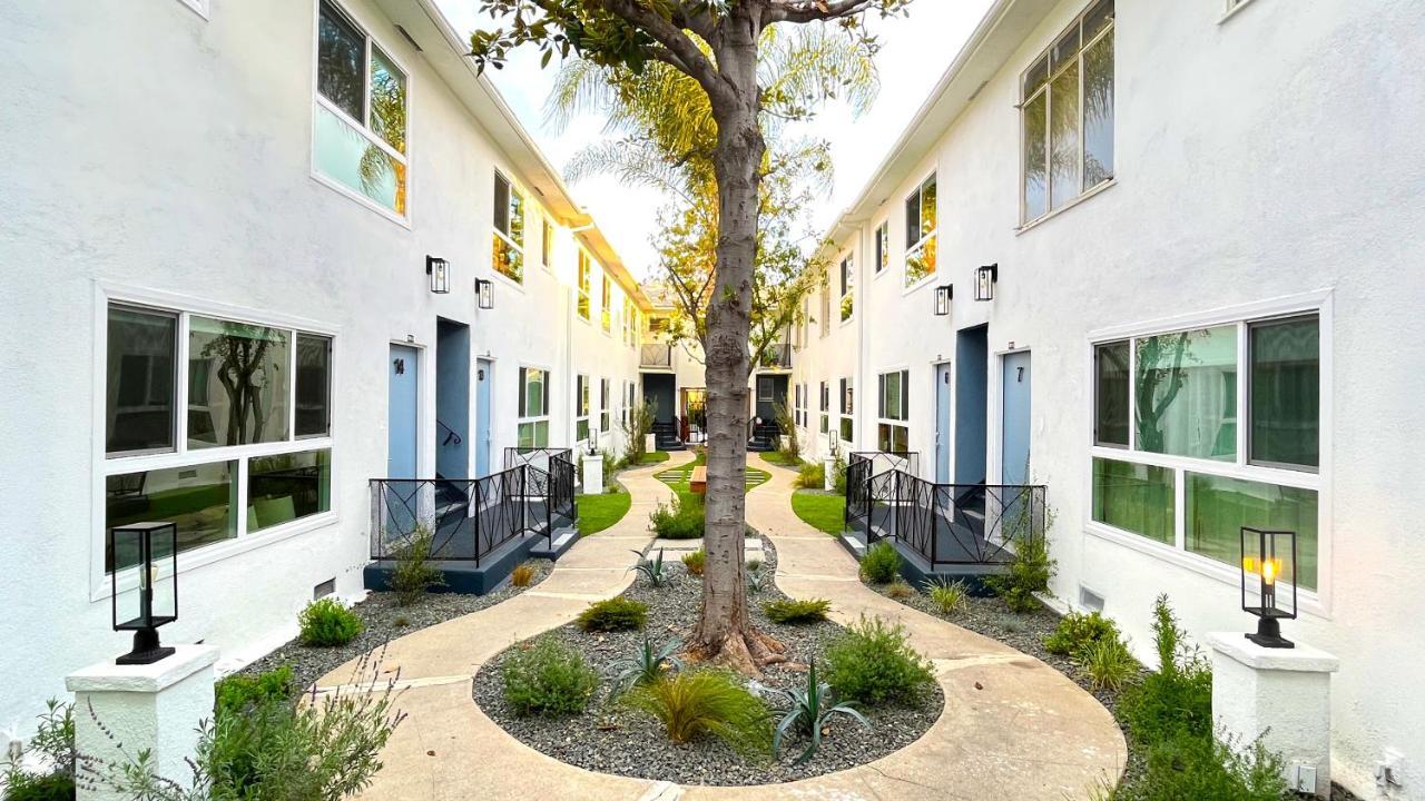 Kingsley Courtyard * Los Angeles