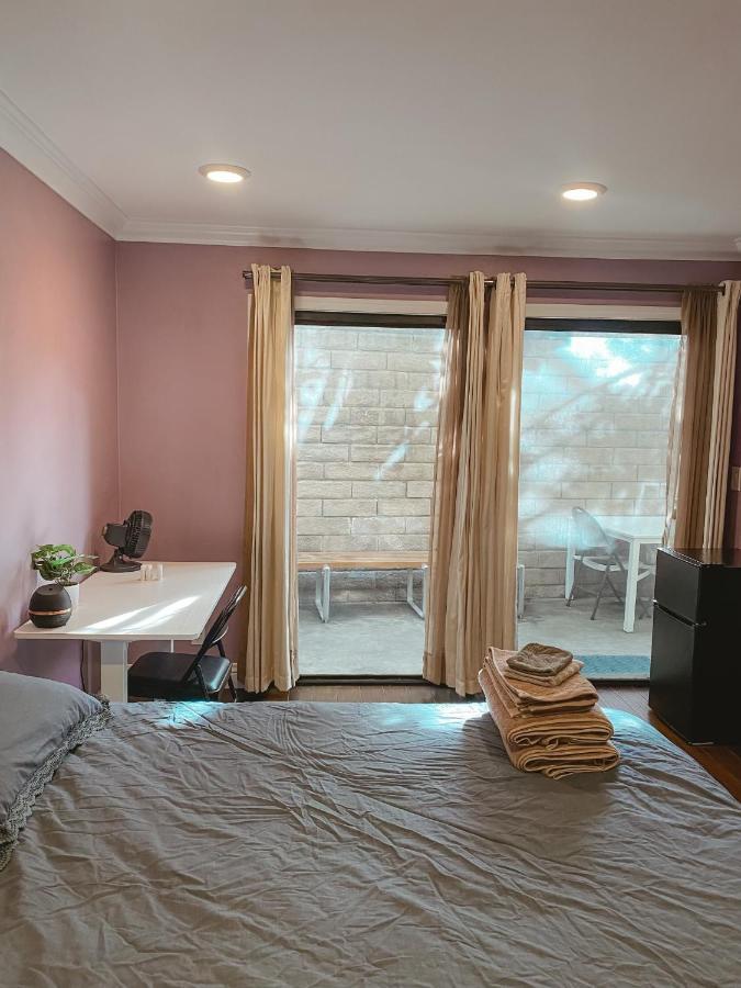 Condo Near Lax & Sofi Homestay