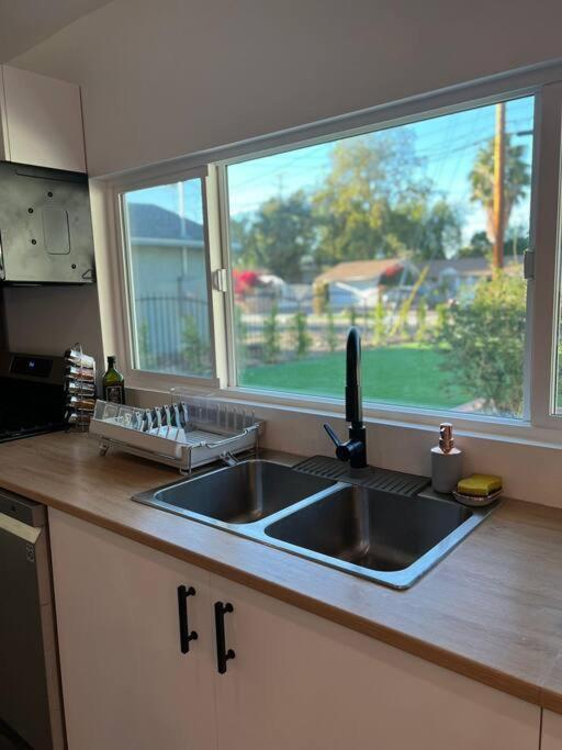 Fully Remodeled 1-bedroom House With Massive Yard Villa