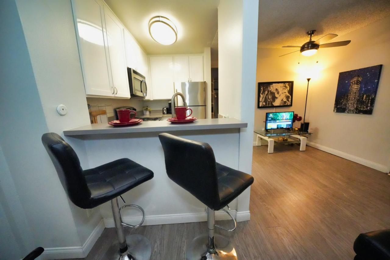 Hollywood Studio With Pool Close To Downtown Apartamento Los Angeles