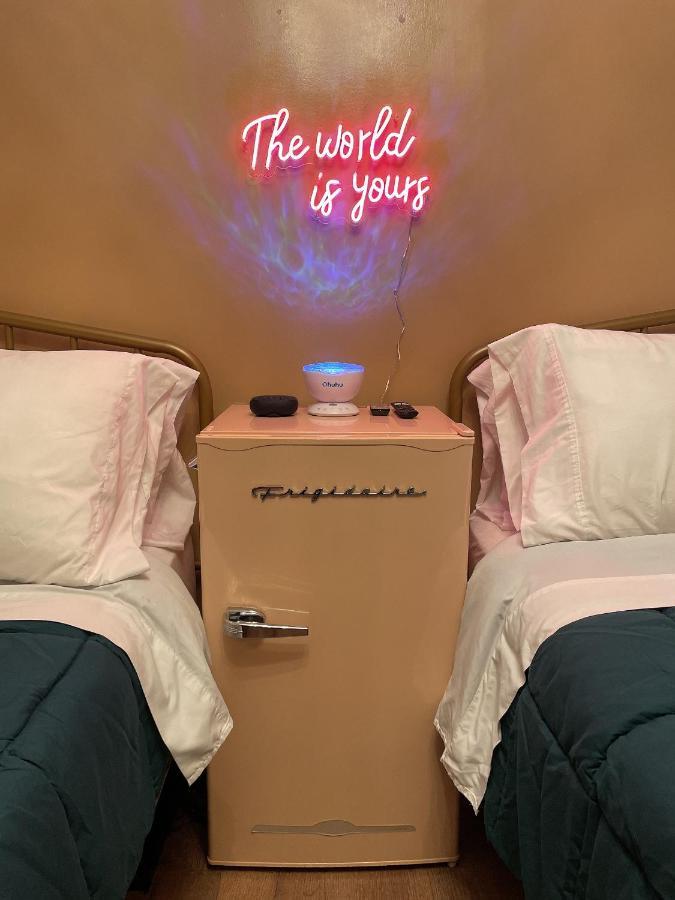 Glamping Hollywood Hills - Luxury Tiny House Los Angeles