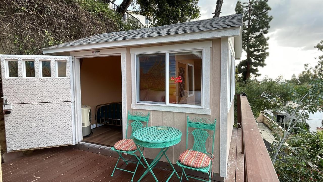 Glamping Hollywood Hills - Luxury Tiny House Los Angeles