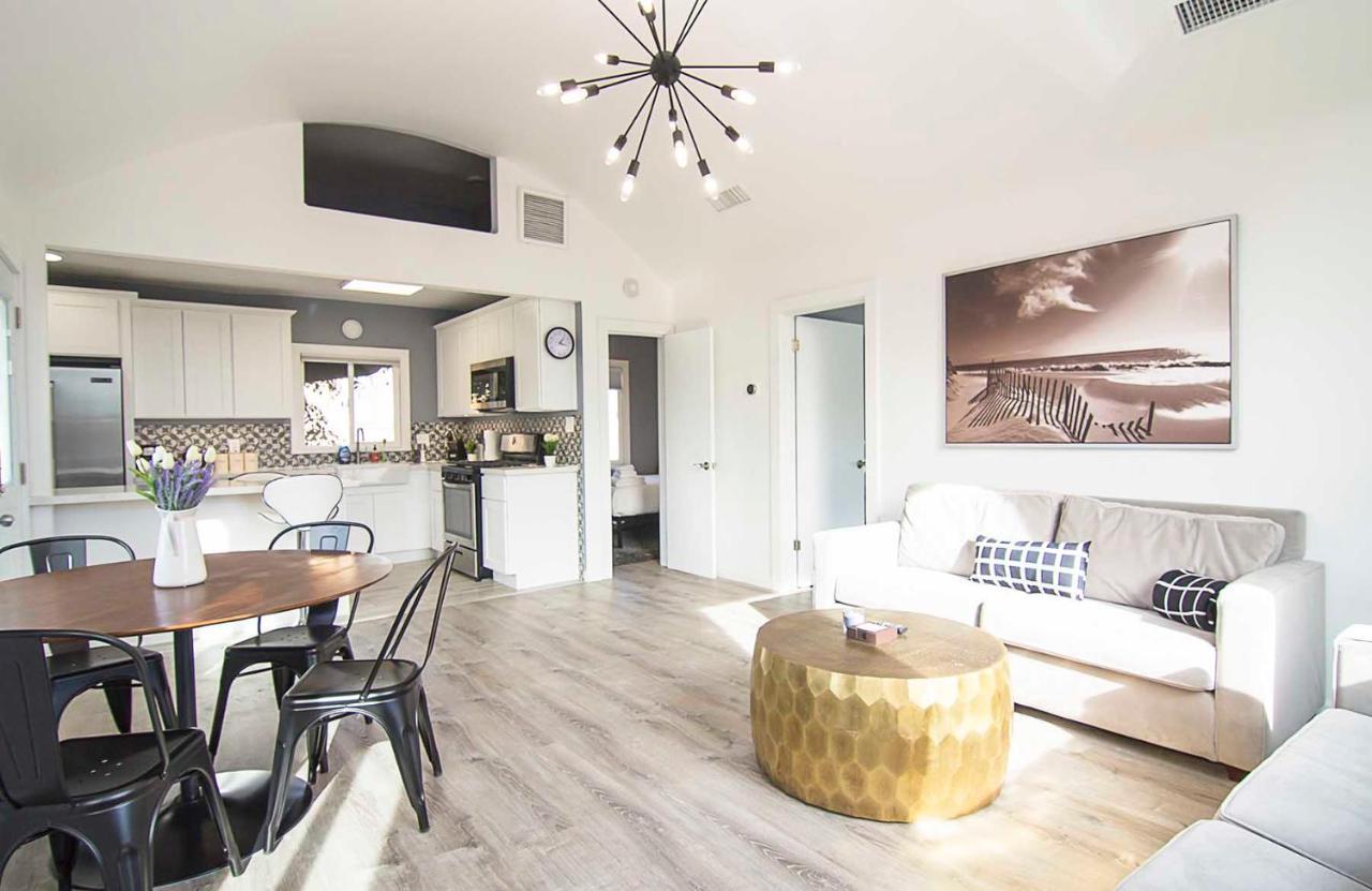 Penthouse One At World Artists Living Hollywood Apartment