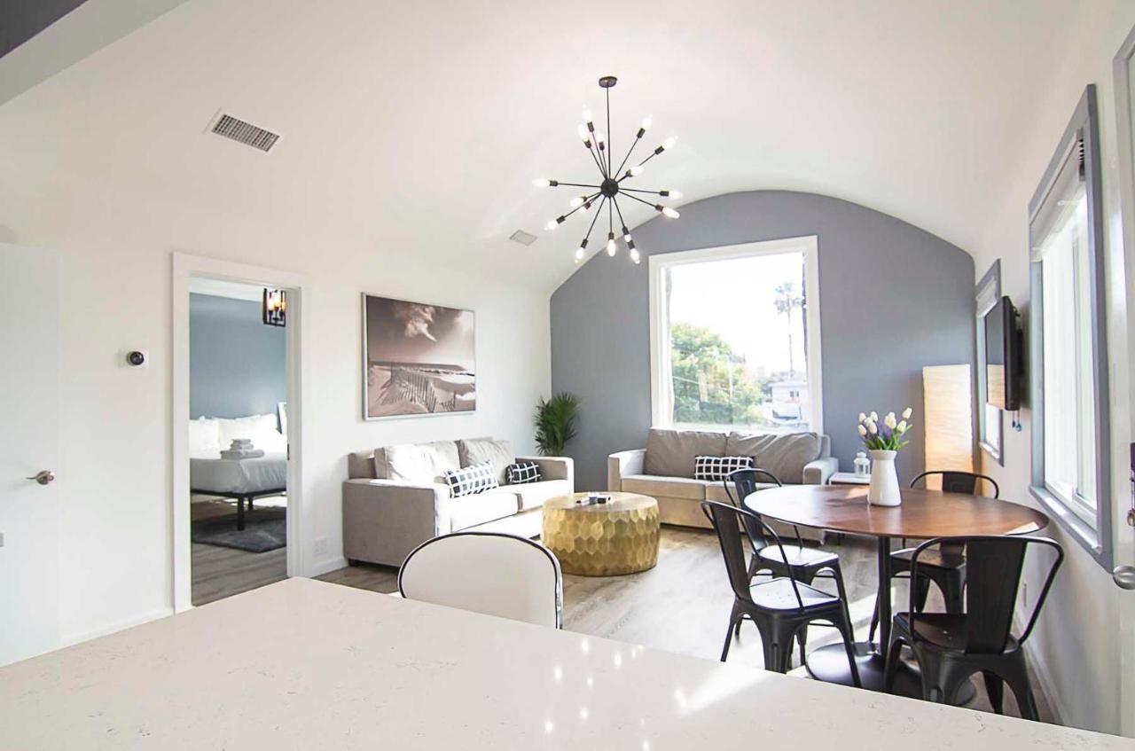 Penthouse One At World Artists Living Hollywood *