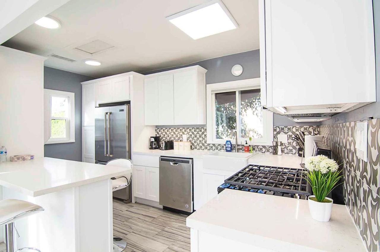Penthouse One At World Artists Living Hollywood *