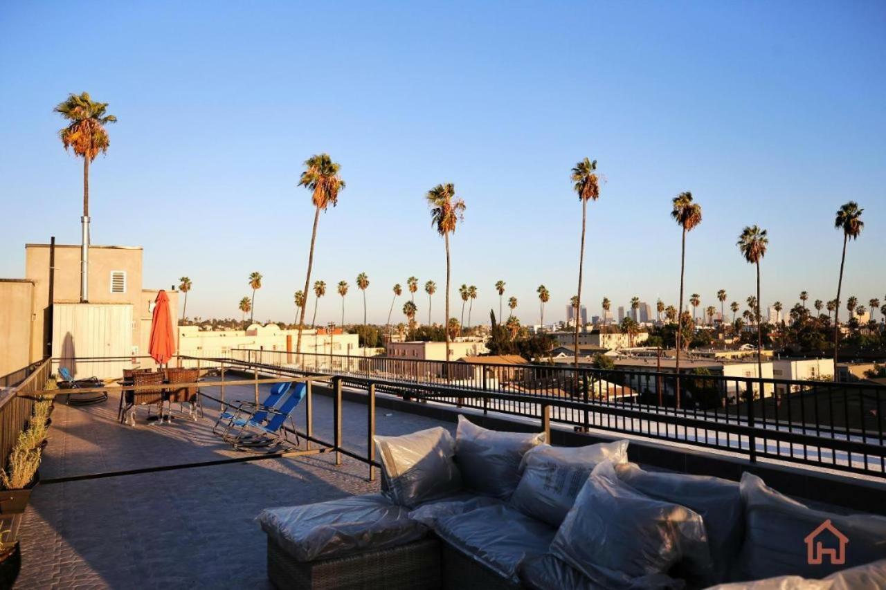 Apartment New Luxury Hollywood Sign View- *