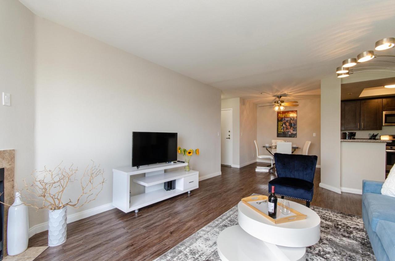 Sunset Strip 2 Bedroom 2 Bathroom With Pool & Views * Los Angeles