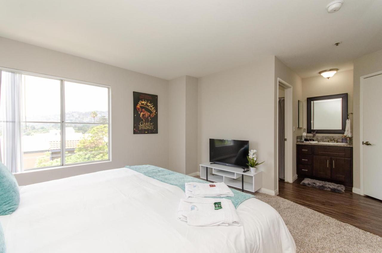 Sunset Strip 2 Bedroom 2 Bathroom With Pool & Views * Los Angeles