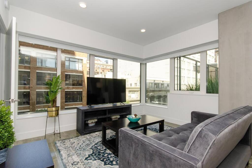 Apartment Skyline Views 3bed Apt La Live Convntion Centr 11110 Los Angeles