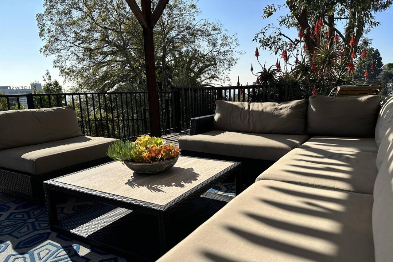 Hollywood Hideaway *