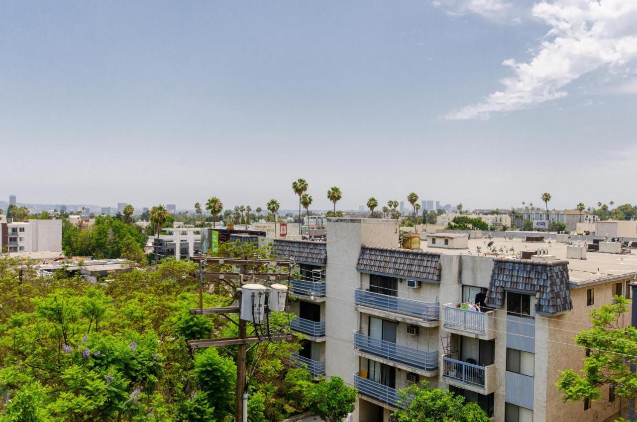 Sunset Strip 2 Bedroom 2 Bathroom With Pool & Views Apartment
