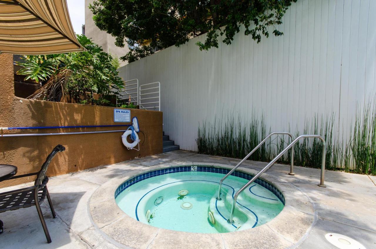 Apartment Sunset Strip 2 Bedroom 2 Bathroom With Pool & Views