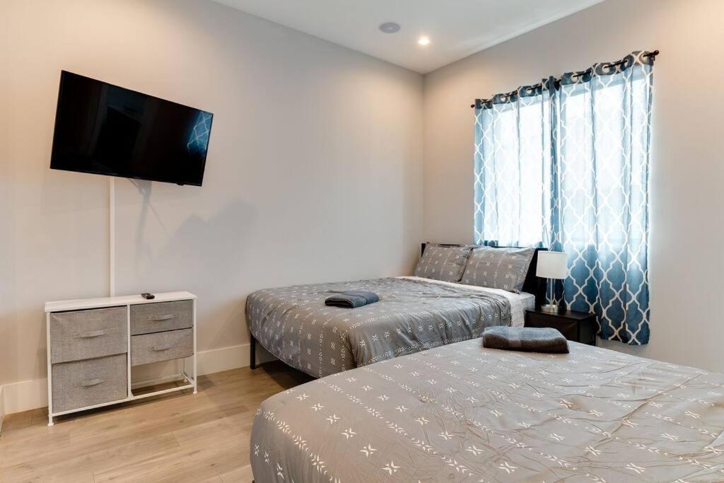 Modern 4 Bedroom With Rooftop Deck #1 Villa *