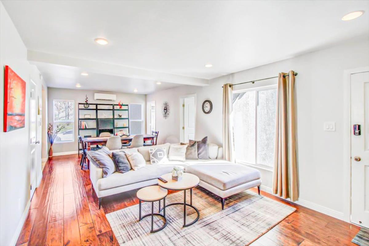 Casa de férias Modern 2-bedroom Haven In The Heart Of La- Hud-vp Los Angeles