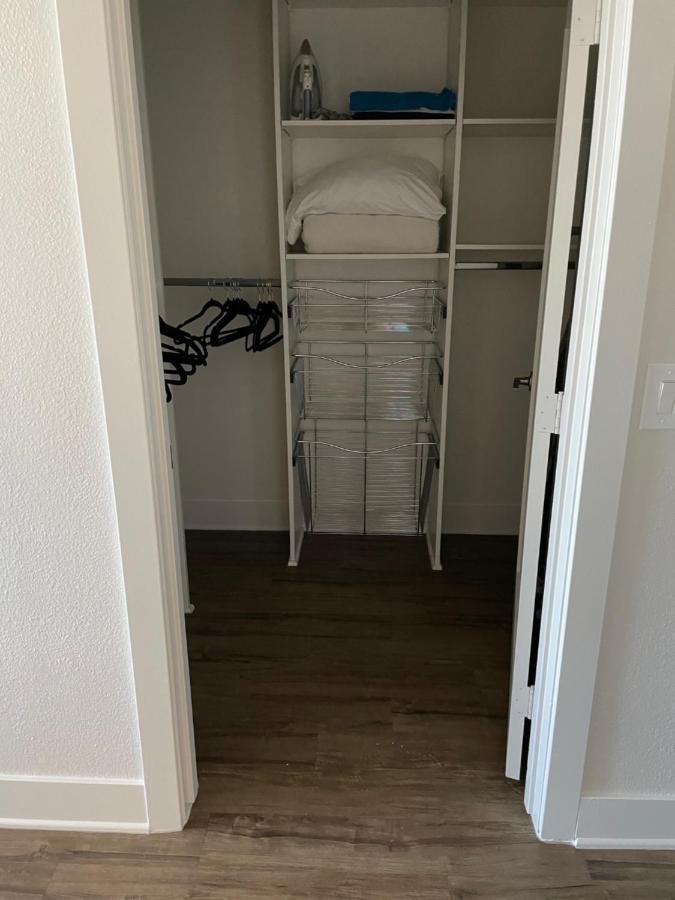 Apartment Marina: Modern Gated With Dual Master Los Angeles