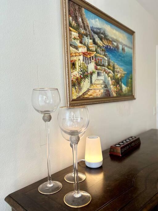 Apartment Elegant Hollywood Retreat - Spacious 2br 2ba With Resort-style Amenities Los Angeles