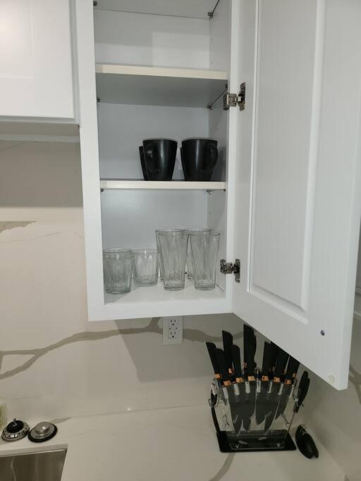 Luxury Modern Santa Monica Unit! Apartment *