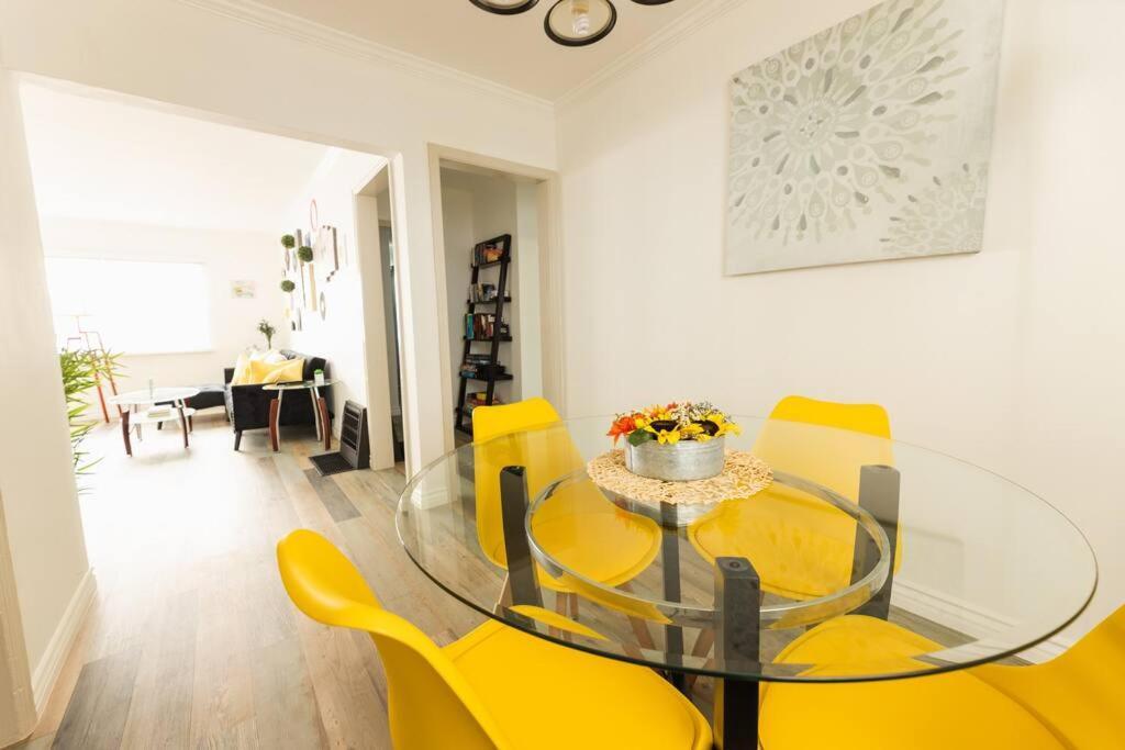 Apartment Charming La 2 Bedroom For Your Away From *