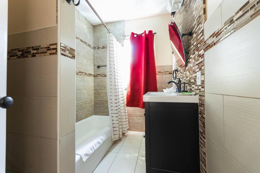Apartment Charming La 2 Bedroom For Your Away From