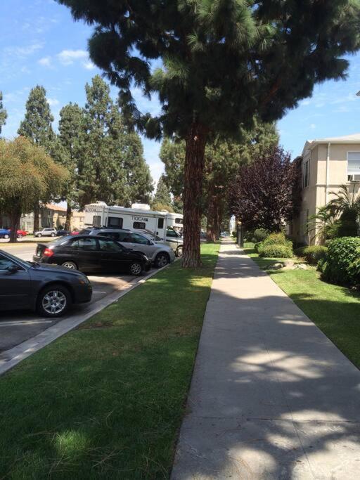 Charming La 2 Bedroom For Your Away From Apartment