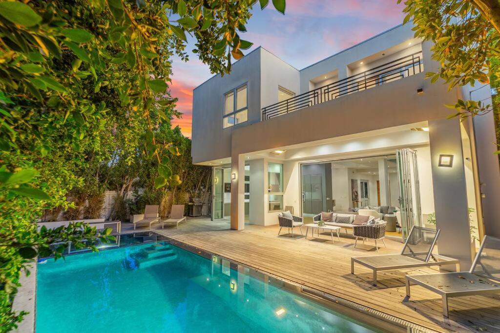 Luxury 5 Bedroom C!!!! Los Angeles