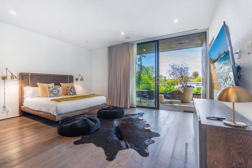 Luxury Gardner 5bdr !!! Los Angeles