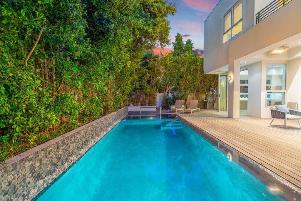 Luxury 5 Bedroom C!!!! Villa