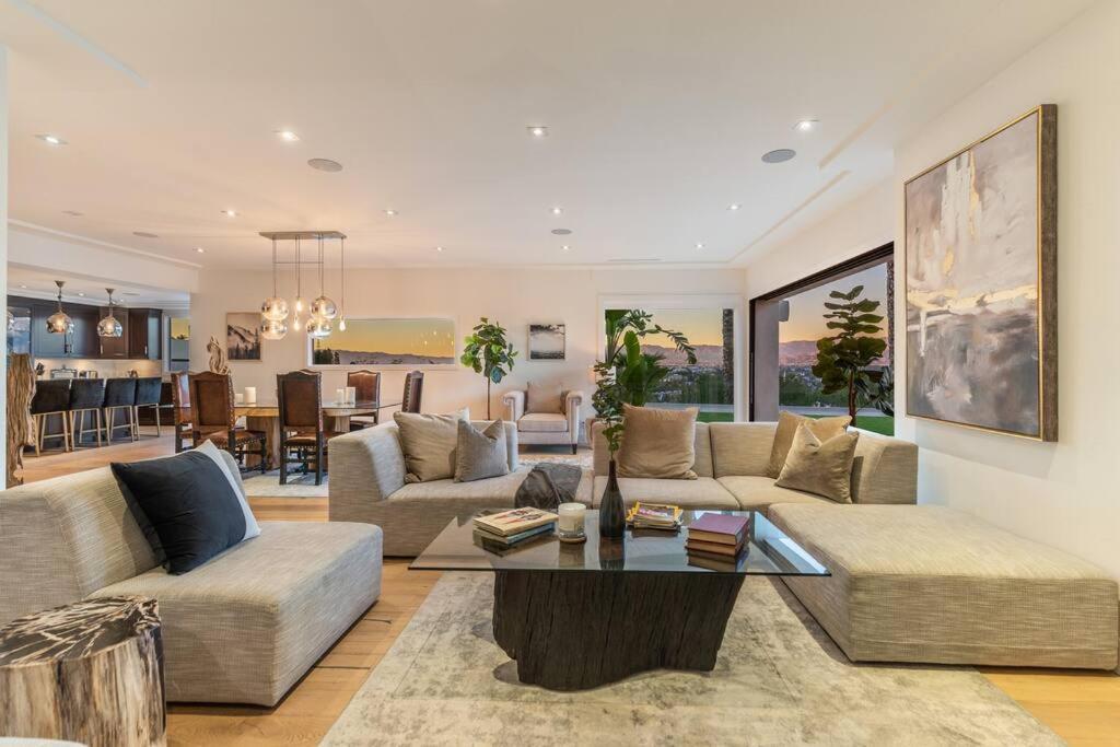 With Incredible Views Holiday home Los Angeles