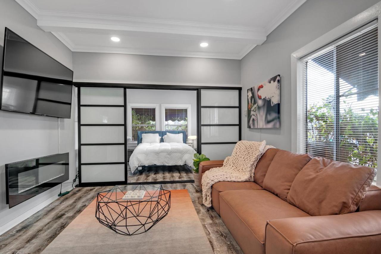 Apartment Hollywood Blvd