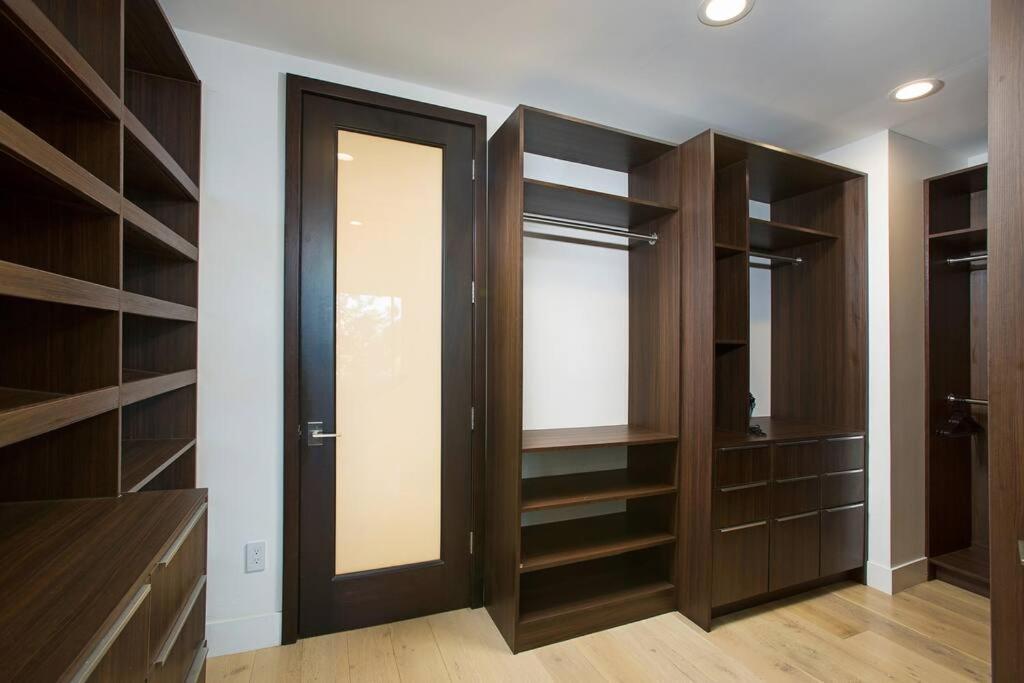 Villa Valley Vista 5 Bedroom Los Angeles