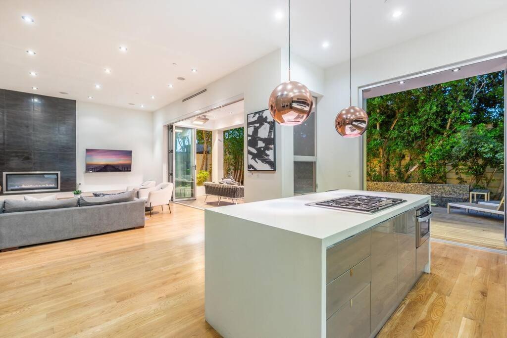 Luxury 5 Bedroom C!!!! Villa