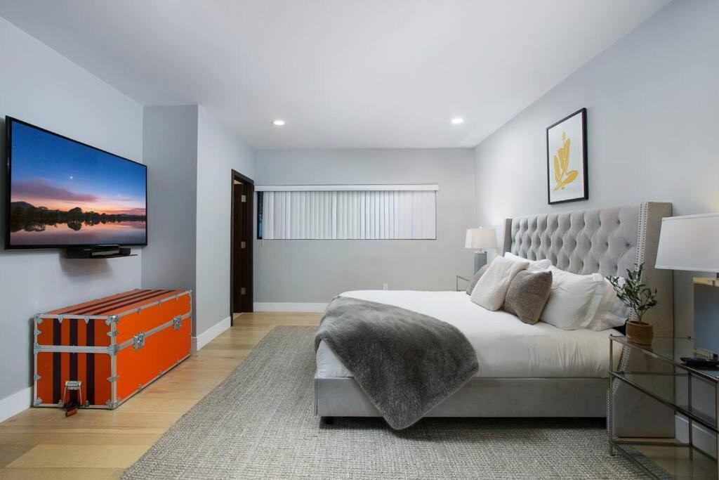 Villa Valley Vista 5 Bedroom Los Angeles