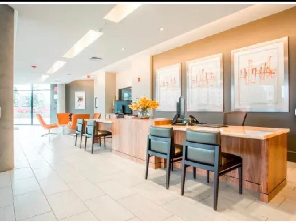 A-class Luxury 2 Bedrooms Apt In Woodland Hills Ca Los Angeles