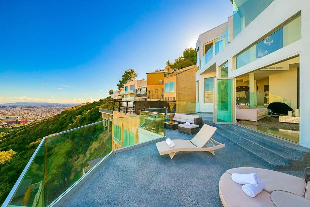 Hollywood Hills Modern Sanctuary-jaw Dropping View Los Angeles