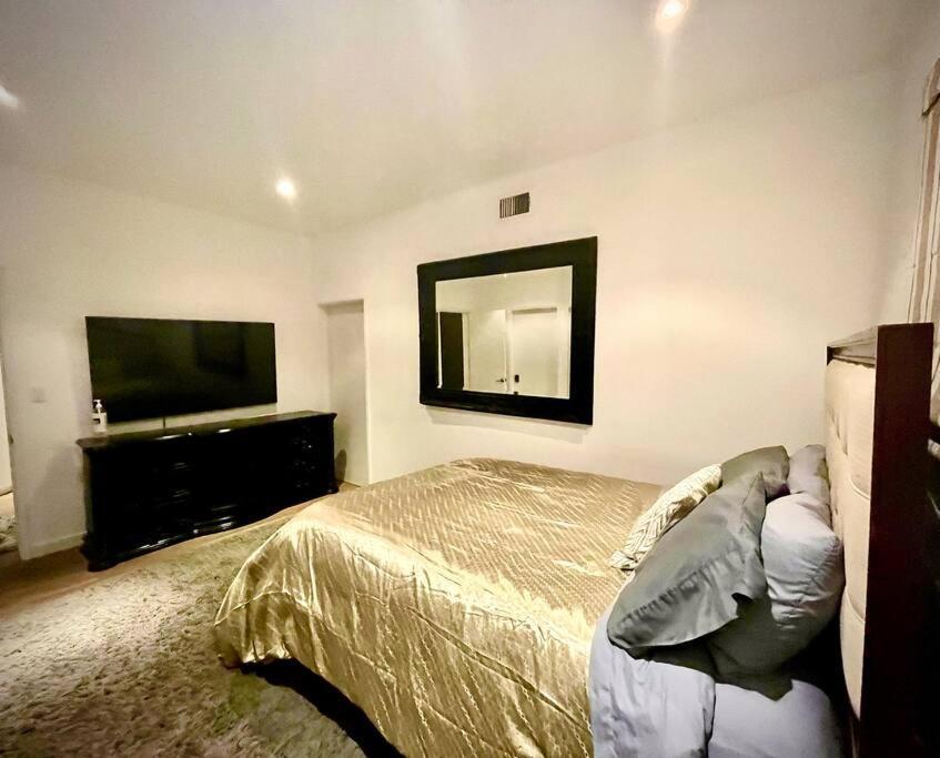 Villa Hollywood Hills Modern Sanctuary-jaw Dropping View *