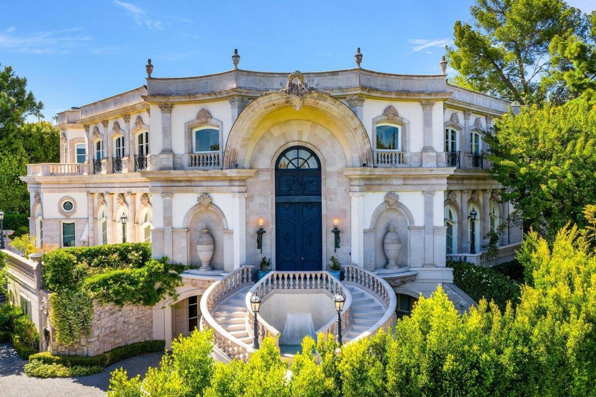 Holiday home Chateau De Laurel