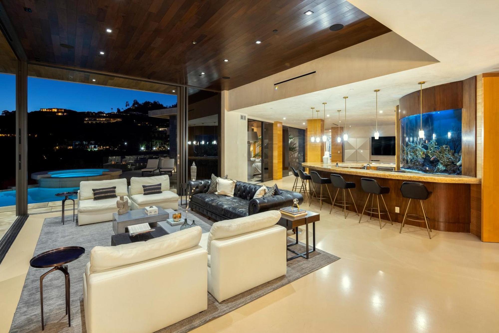 Blue Jay Modern Pousada