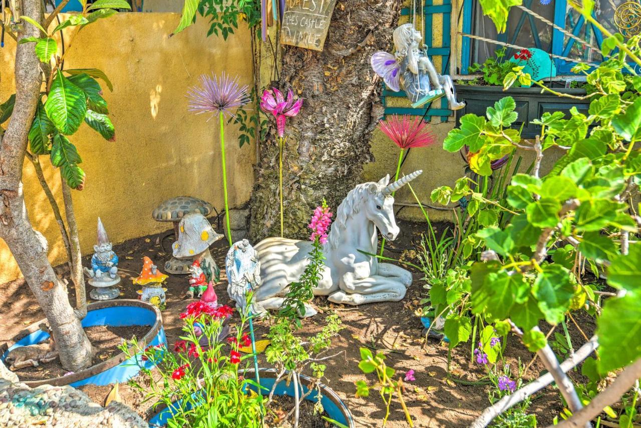 Flower Garden With Treehouse And Pond! Holiday home