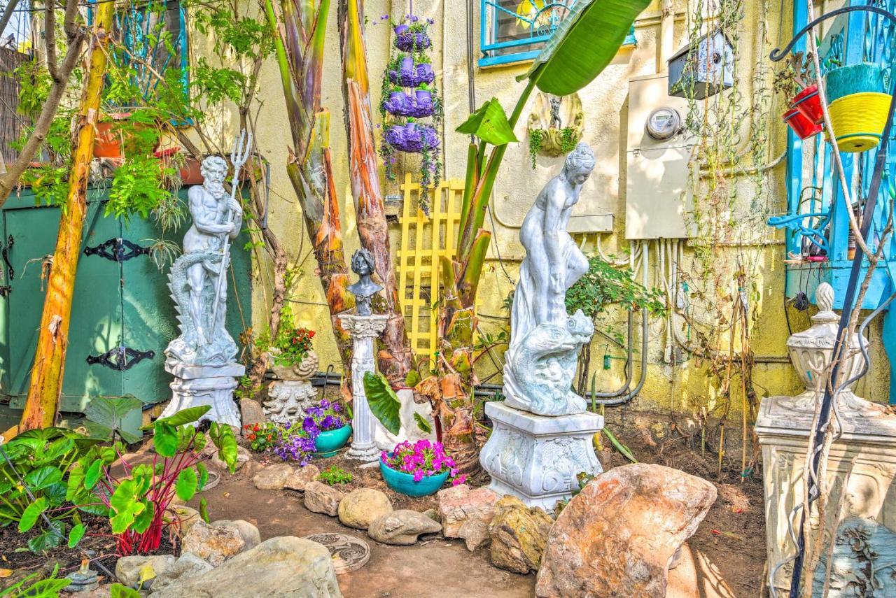 Holiday home Flower Garden With Treehouse And Pond! *