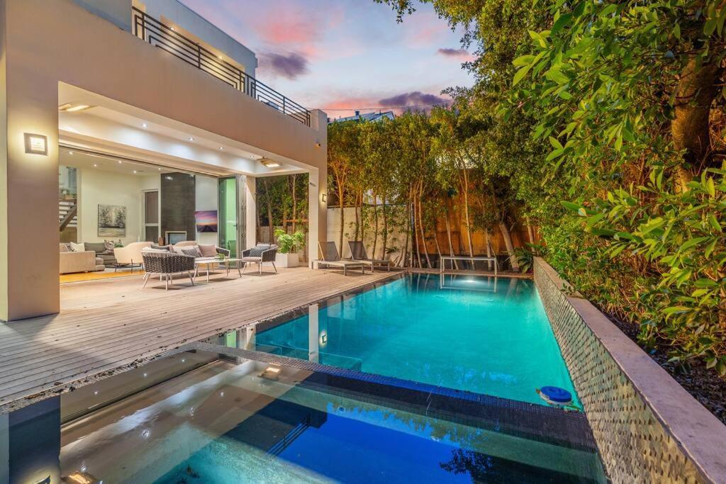 Luxury 5 Bedroom C!!!! Villa *