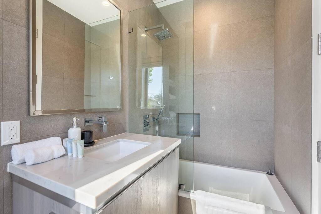 Luxury Gardner 5bdr !!! *