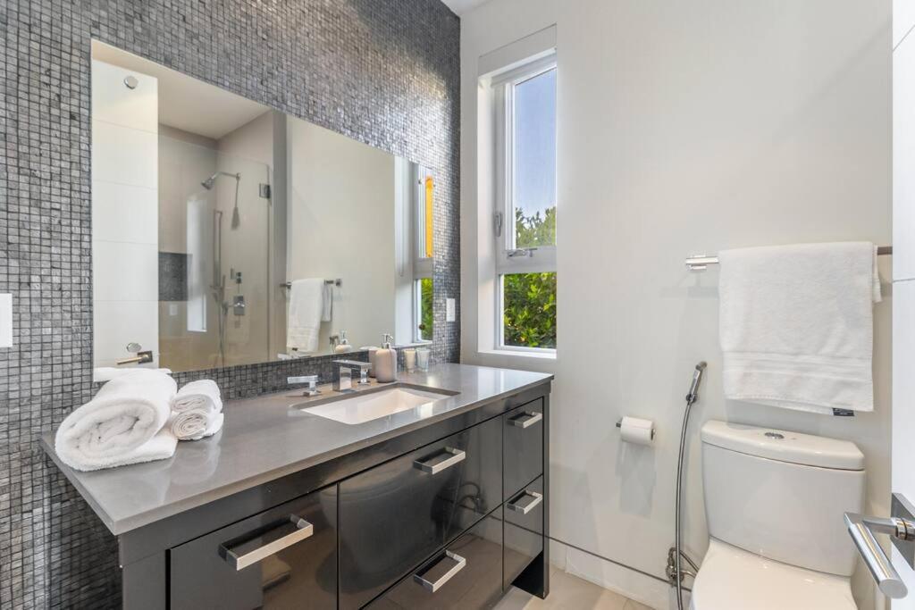 Luxury 5 Bedroom C!!!! * Los Angeles