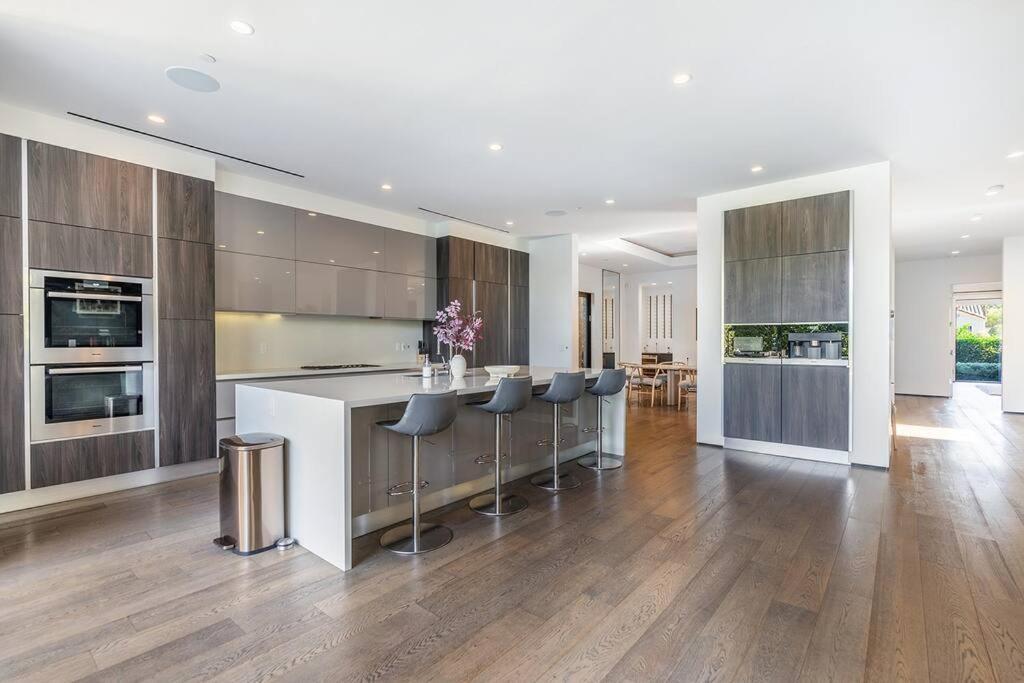 Luxury Gardner 5bdr !!!