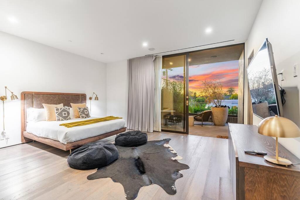 Villa Luxury Gardner 5bdr !!! Los Angeles
